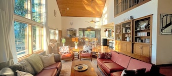 Foxfell At Shasta Lake: An Enchanting Roomy Cabin w/ A+ Views & Themed Kids Room
