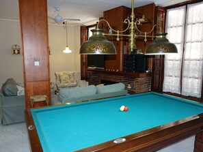 Smart TV, fireplace, table football, ping pong