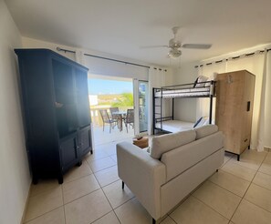 1 habitación, escritorio, wifi gratis y ropa de cama 