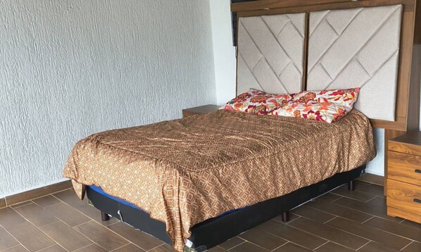 House, 3 Bedrooms, Accessible, Smoking