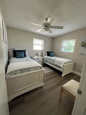 2 bedrooms, iron/ironing board, WiFi, bed sheets