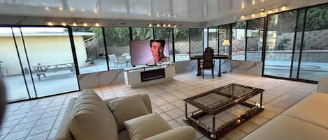 Tv, pejs