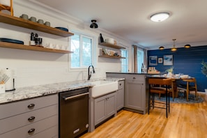 Micro-ondas, fogão, cooktop, lava-louças