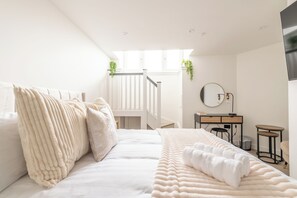4 室のベッドルーム、アイロン / アイロン台、WiFi、ベッドシーツ
