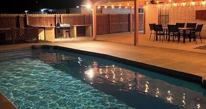 3-bedroom house in nice Brownsville Tx. with swimming pool & AC