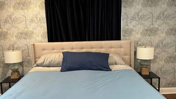 5 bedrooms, iron/ironing board, WiFi, bed sheets