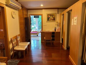 Room, 1 Bedroom, Accessible, Smoking | Interior