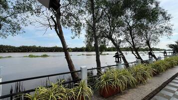 Room, 1 Bedroom, Accessible, Smoking | Property grounds