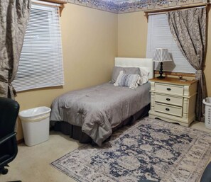 Iron/ironing board, Internet, bed sheets