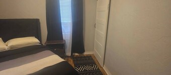 Cozy 2BR Home in Central Des Moines