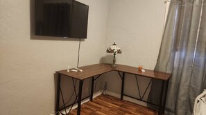 Interior - Cozy 2BR Home in Central Des Moines (Des Moines)