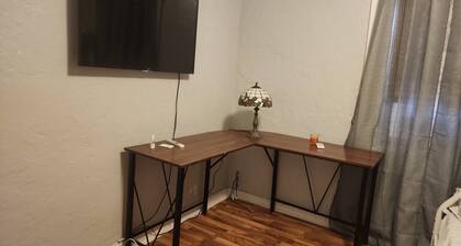 Cozy 2BR Home in Central Des Moines