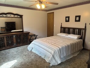 5 bedrooms, WiFi, bed sheets