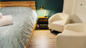 2 habitaciones, tabla de planchar con plancha, wifi y ropa de cama