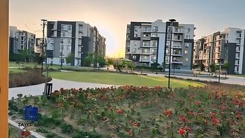 Apartment, 2 Bedrooms, Accessible, Smoking | Property grounds