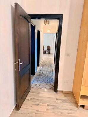 Apartment, 2 Bedrooms, Accessible, Smoking | Interior