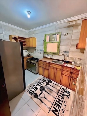 Apartment, 2 Bedrooms, Accessible, Smoking | Private kitchen