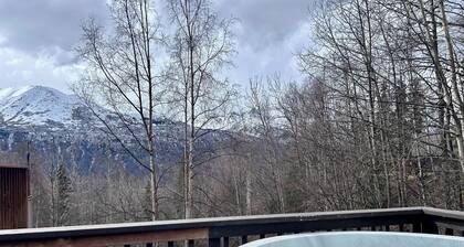 Relaxing 3BR Creekside Escape in Eagle River w/ Hot Tub & Mountain Views