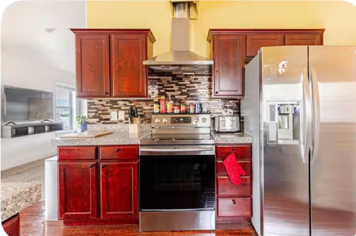 Fridge, microwave, stovetop, dishwasher