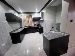 Superior Suite, Balcony, Valley View | Private kitchen