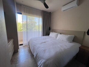 1 habitación, tabla de planchar con plancha, wifi gratis y ropa de cama 
