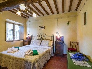 5 室のベッドルーム、旅行用ベビーベッド、WiFi (無料)