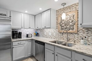 Fridge, microwave, stovetop, dishwasher