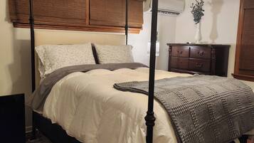 1 habitación, tabla de planchar con plancha, wifi y ropa de cama