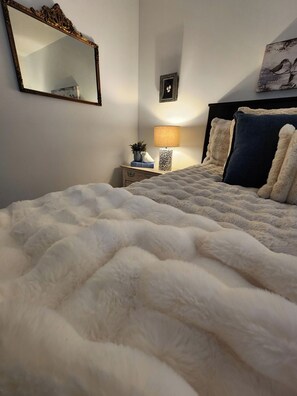 3 bedrooms, iron/ironing board, travel cot, free WiFi