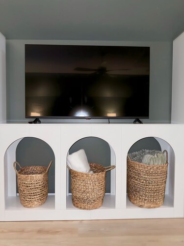 Stylish 2BR Coastal Getaway with Beach Gear & Full Amenities Near Bethany Beach