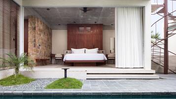 Suite Exécutive, vue piscine | Bureau, espace de travail pour ordinateur portable