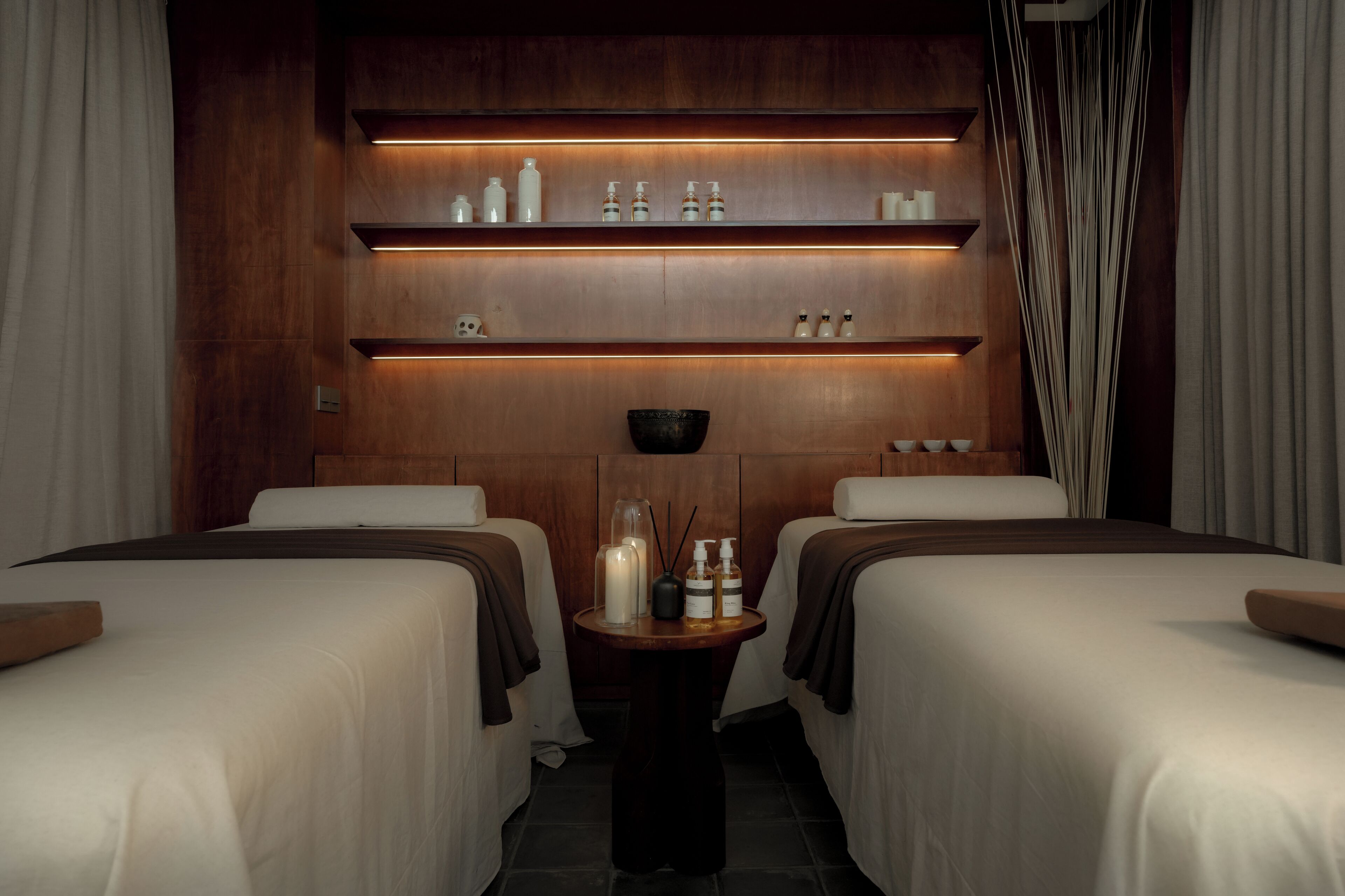 Körperbehandlungen, Aromatherapie, Tiefengewebe-Massagen