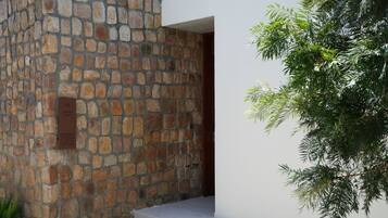 Desk, laptop workspace, iron/ironing board, free WiFi