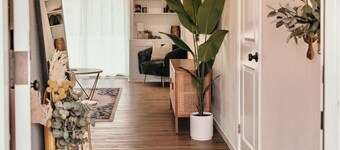 Downtown Escape-3 min to Downtown-Oktoberfest-FirePit-card games & so much more.