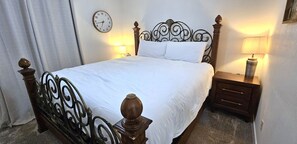 6 bedrooms, iron/ironing board, travel cot, free WiFi