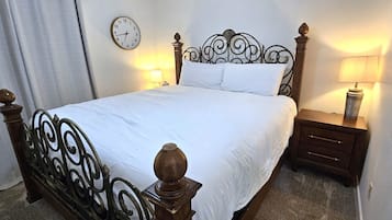 4 habitaciones, tabla de planchar con plancha y cuna de viaje