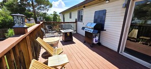 Unclassified image, 5 of 24, button - Paddleboards, Air Hockey, Grill, Fire Pit, W/D, Brkfst, Sleeps 10, up (Page)