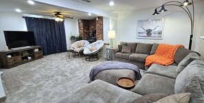 Smart TV, fireplace