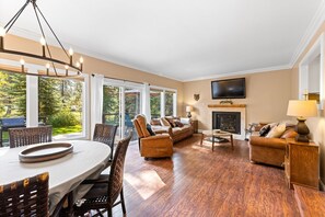 Smart-tv och eldstad