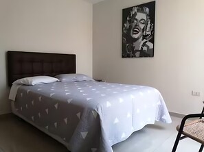 2 bedrooms, iron/ironing board, WiFi, bed sheets