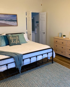 3 habitaciones, escritorio, wifi gratis y ropa de cama