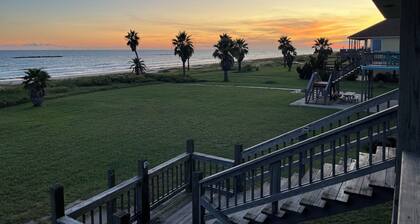 Waterfront Family Beach House Escape