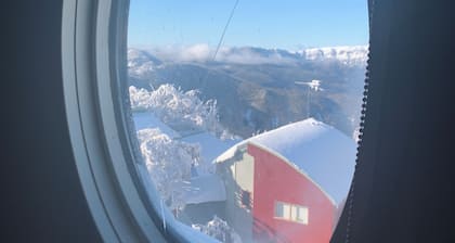 Relax🔥 look at The Bluff ski & enjoy the 2-storey luxury skiers champion place