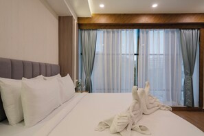 Deluxe Double Room | In-room safe, desk, laptop workspace, blackout drapes - Rcc Hotels Biz stays Begumpet (Hyderabad)