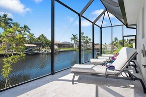 Terrace/patio - Bluewater- 4 bedroom, 4 bath luxury Villa - Vesteva (Cape Coral)