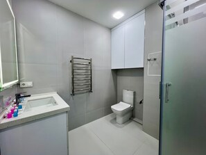 Departamento Confort, vista a la ciudad | Baño