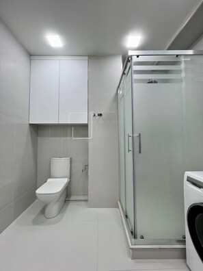 Comfort Apartment, City View | Bathroom - Centrado grand Tashkent (Tashkent)