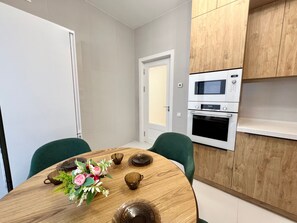 Comfort Apartment, City View | Private kitchen