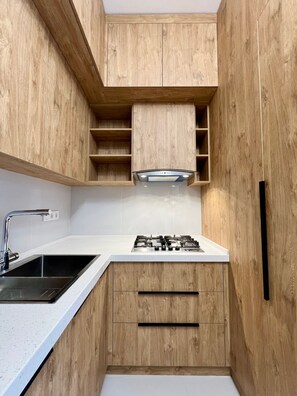 Comfort Apartment, City View | Private kitchen