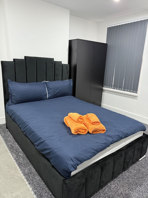 1 habitación, wifi y ropa de cama